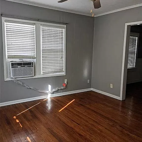 423 Iowa St — Photo 2