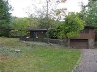 920 Oak Hill Dr, Elmira, NY