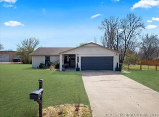 24920 Rosewood Dr, Broken Arrow, OK 74014