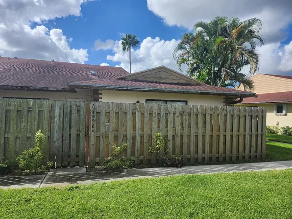 4298 Woodstock Dr APT A, West Palm Beach, FL 33409