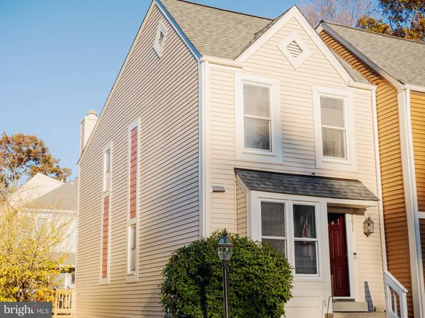 2077 Whisperwood Glen Ln, Reston, VA 20191