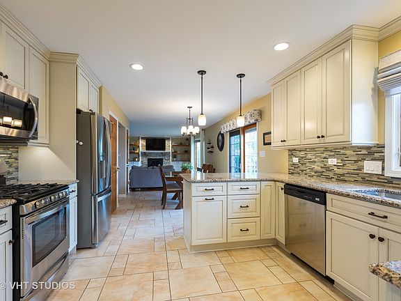 4th image of 15563 S Twin Lakes Dr