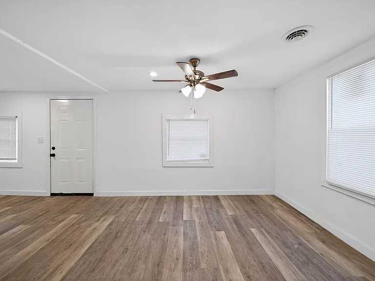 4205 Carroll Ave — Photo 27