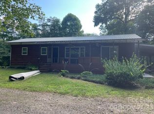 80 Blossom Ln, Franklin, NC 28734