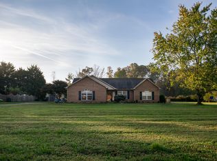 824 Alley Dr, Friendsville, TN 37737