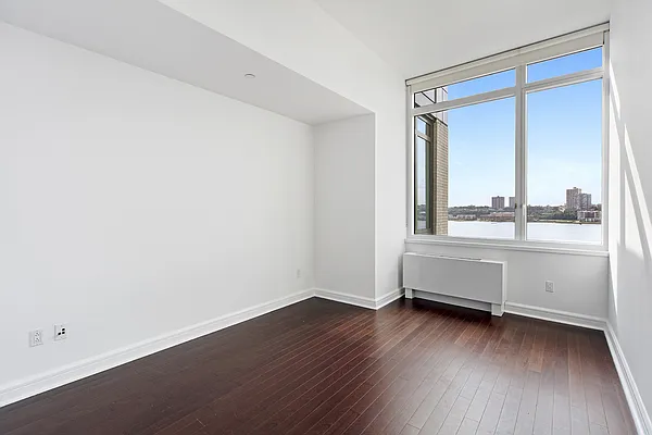 Sold by Nest Seekers International | media 3