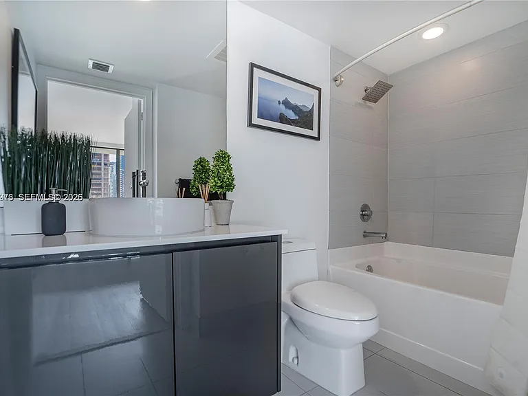 31 SE 6th St #2205 — Photo 12