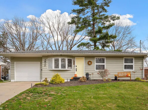 2820 Yoder Dr, Burlington, IA 52601