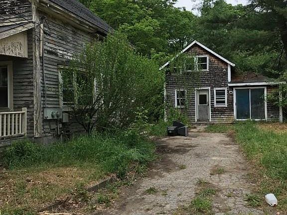 2nd image of 32 Jerry Way