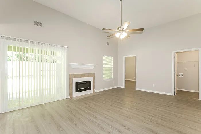 1901 Corners Cir — Photo 3