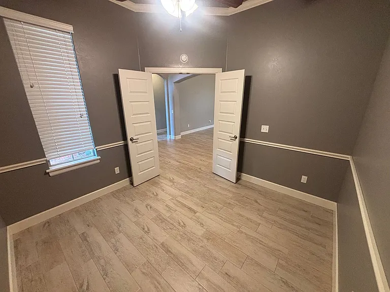 6608 Bentley Dr — Photo 13