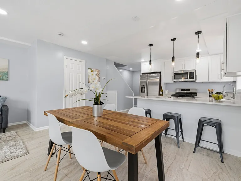 204 Webster St NE #1 — Photo 7
