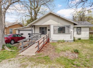 2011 W Webster St, Springfield, MO 65802