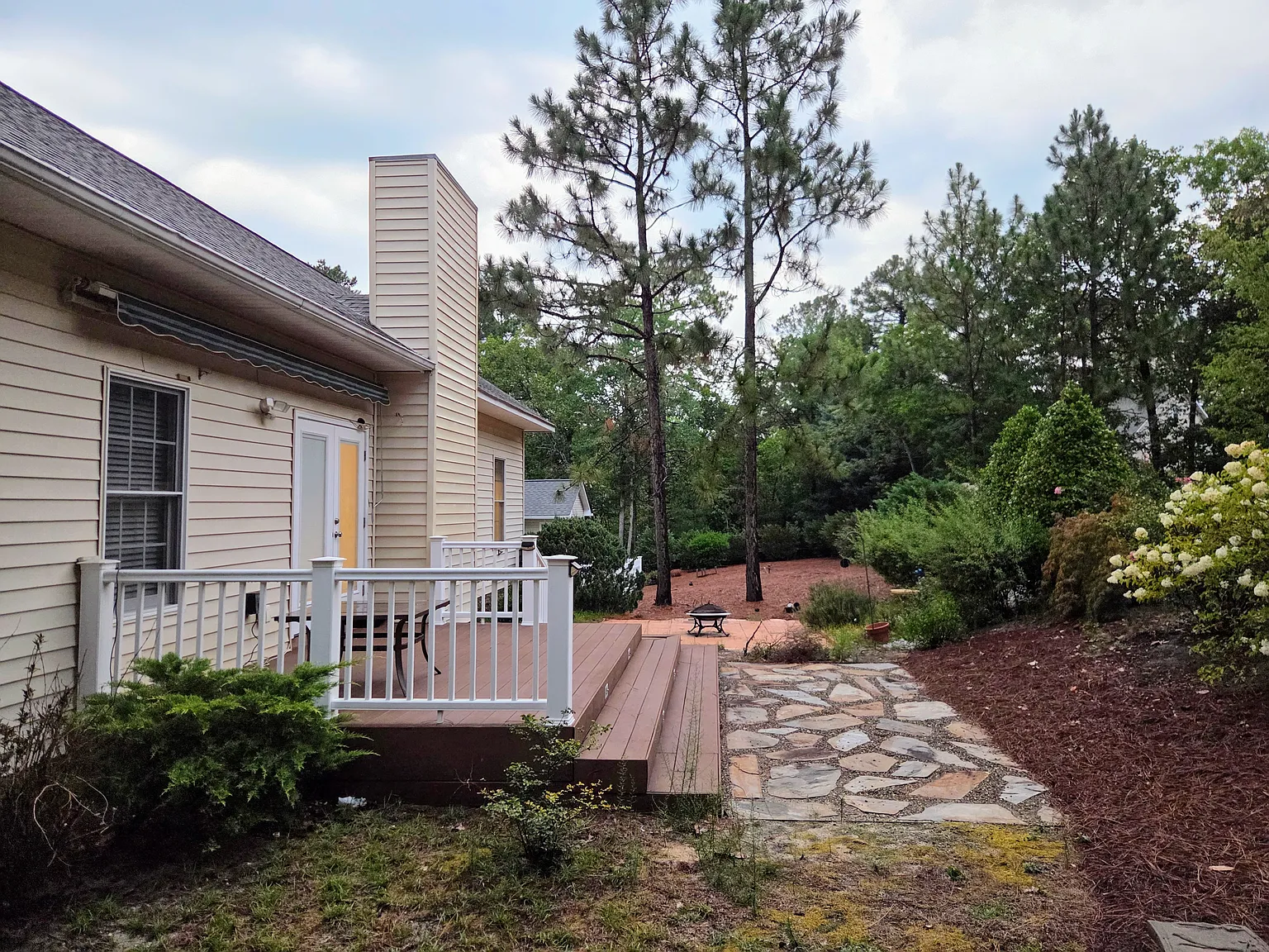 3 bed, 1560 sqft, $2,100 — Photo 4