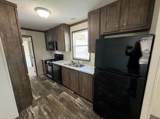 195 Magnolia #195, Belleville, MI 48111