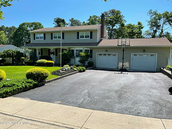 3rd image of 36 Winchester Dr