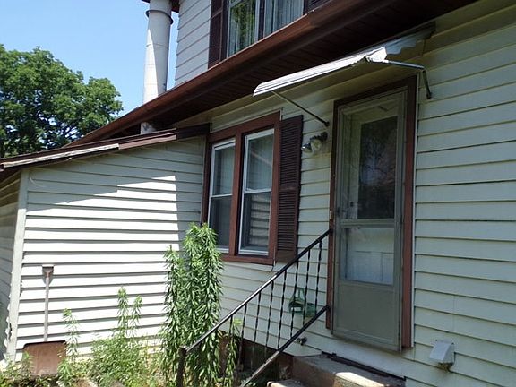 3rd image of 907 N 13th St