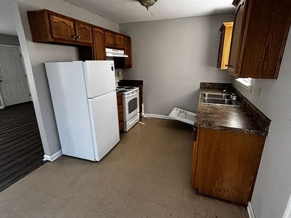 5th image of 106 Hines Blvd APT D