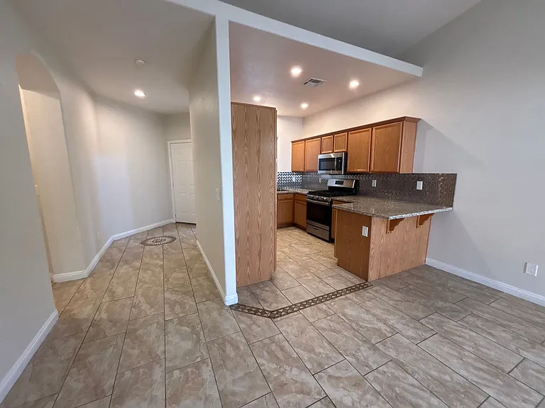 1129 Evening Ridge St — Photo 7