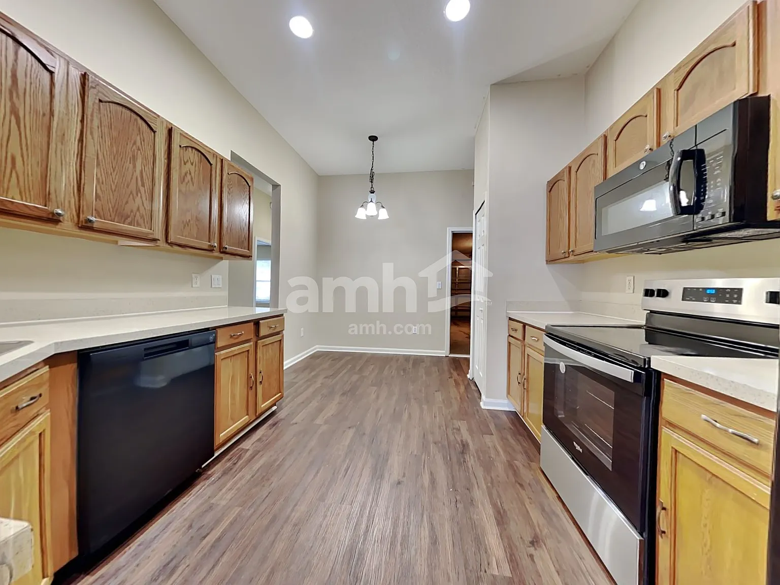 4 bed, 2.0 bath, 1538 sqft, $2,000 — Photo 3