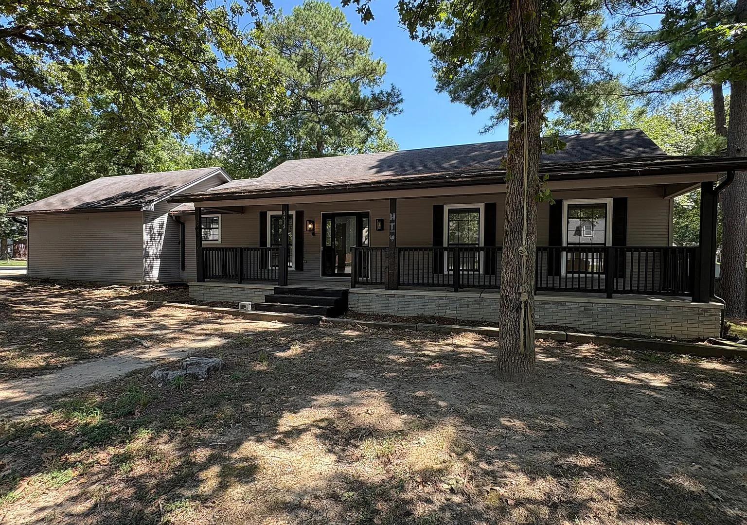 3 Bedrooms 2 Bathrooms $1,875/month — Photo 2