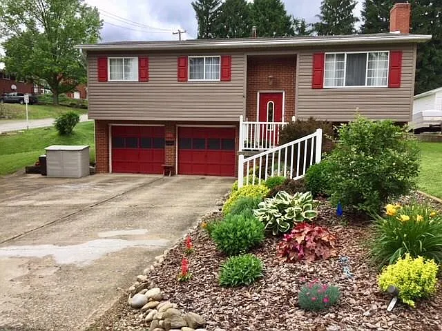 201 Fairlawn Dr photo 1