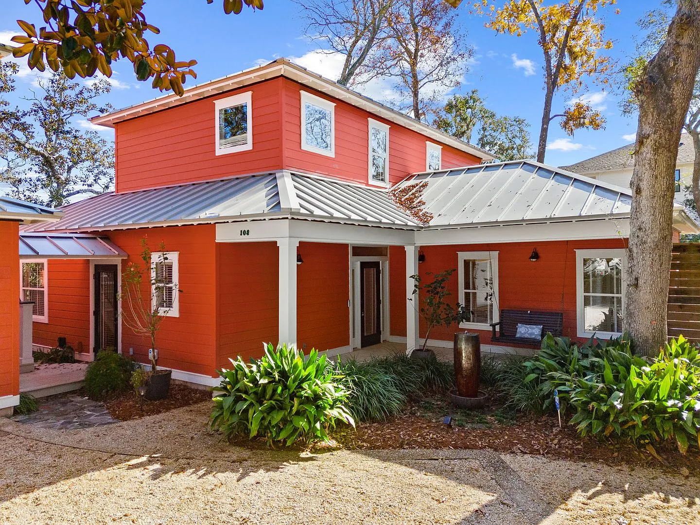 108 S Blue Heron Dr — Photo 2