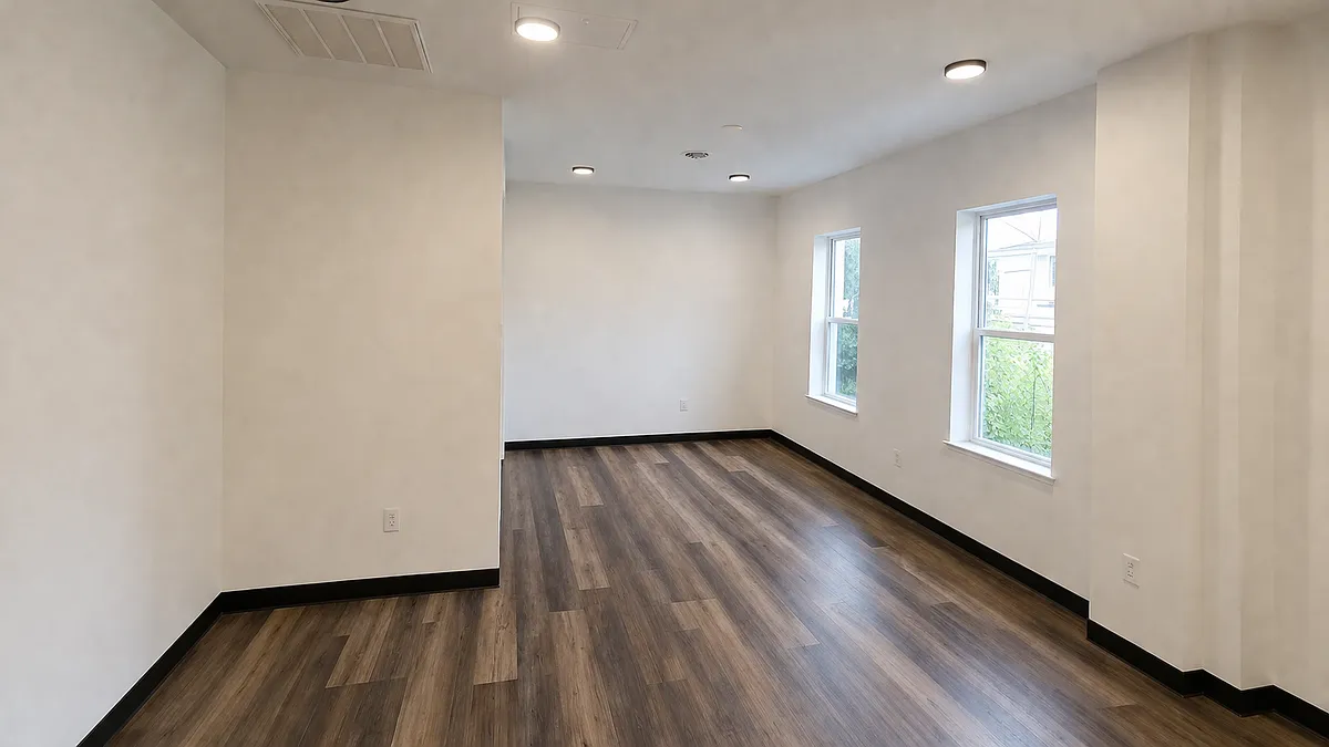 Building Photo - 121 Penn Ave #203