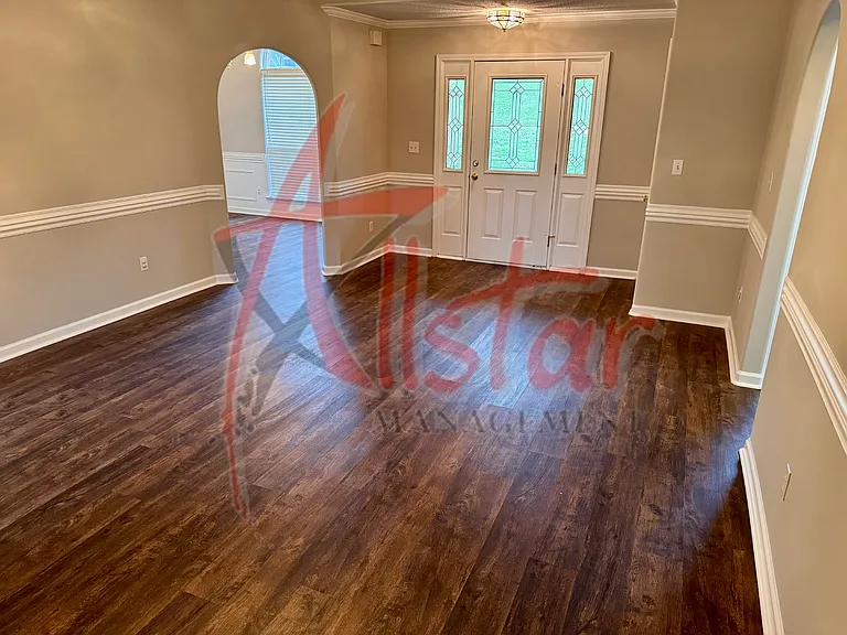 1324 Biloxi St — Photo 9