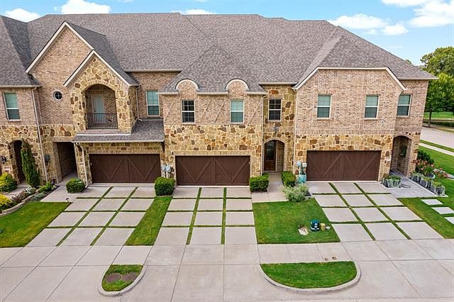 1st image of 2713 Creekway Dr