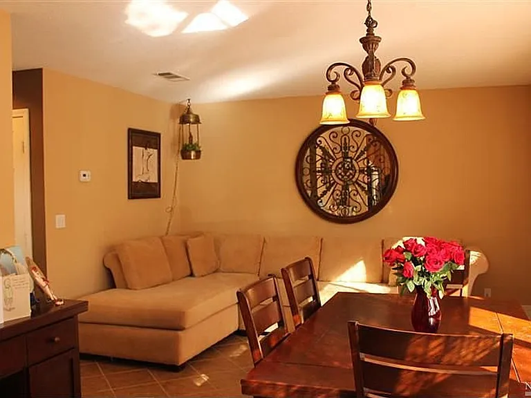 812 Syracuse Dr — Photo 10