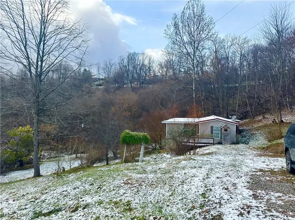 3536 Pike Rd, Saint Marys, WV 26170