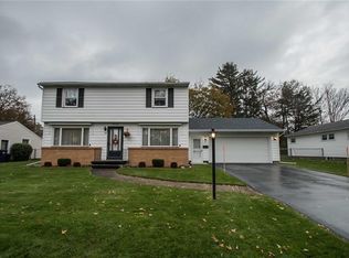 49 Edgebrook Ln, Rochester, NY 14617