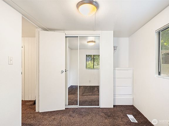 5th image of 18745 1st Avenue NE