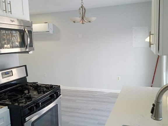 4th image of 1761 Pineview Rd