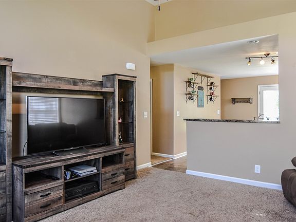3rd image of 606 Ashley Oaks Dr