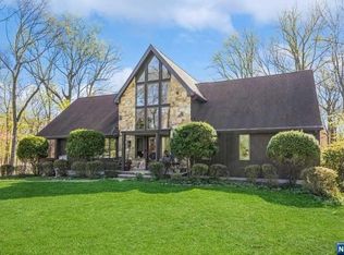 3 Cherokee Trl, Montvale, NJ 07645