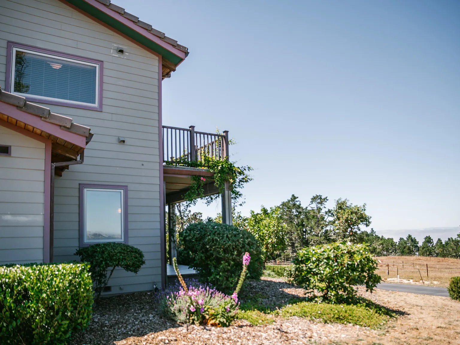 5 bed, 5.5 bath, 4700 sqft, $9,000 — Photo 3