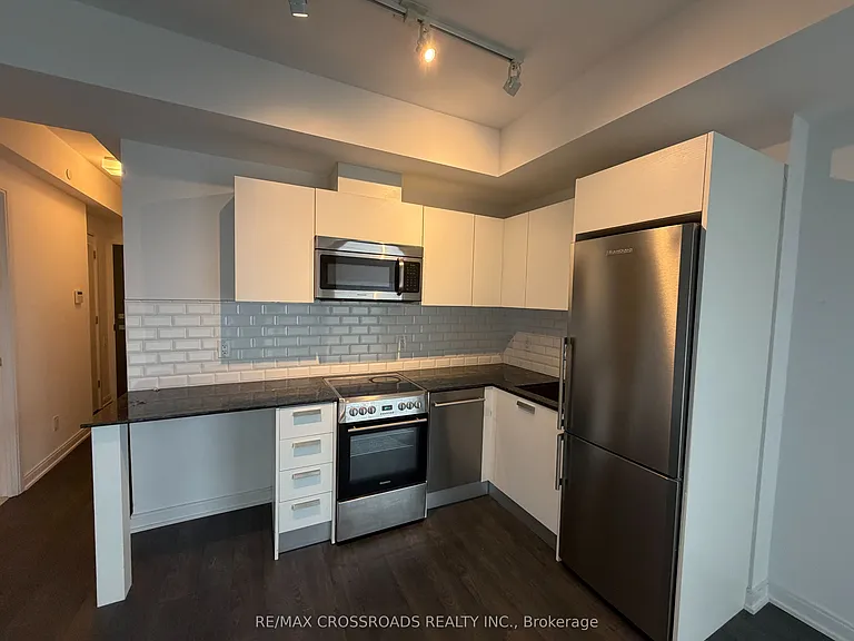 42 Charles St E #806 — Photo 5