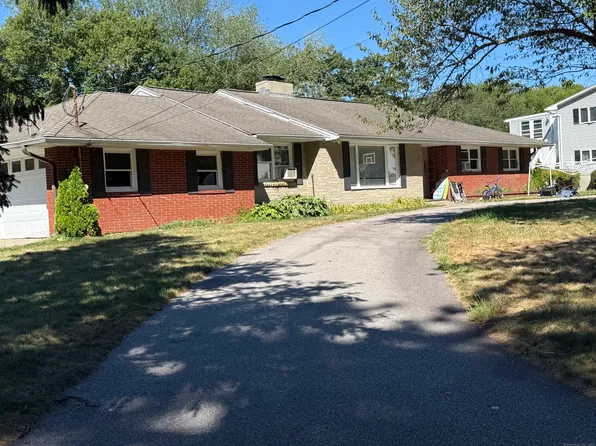 10 Hillcrest Drive, Waterford, CT 06385