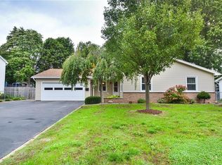 64 Berchman Dr, Rochester, NY 14626