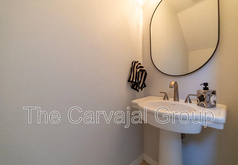 2210 Seven Oaks Dr — Photo 24