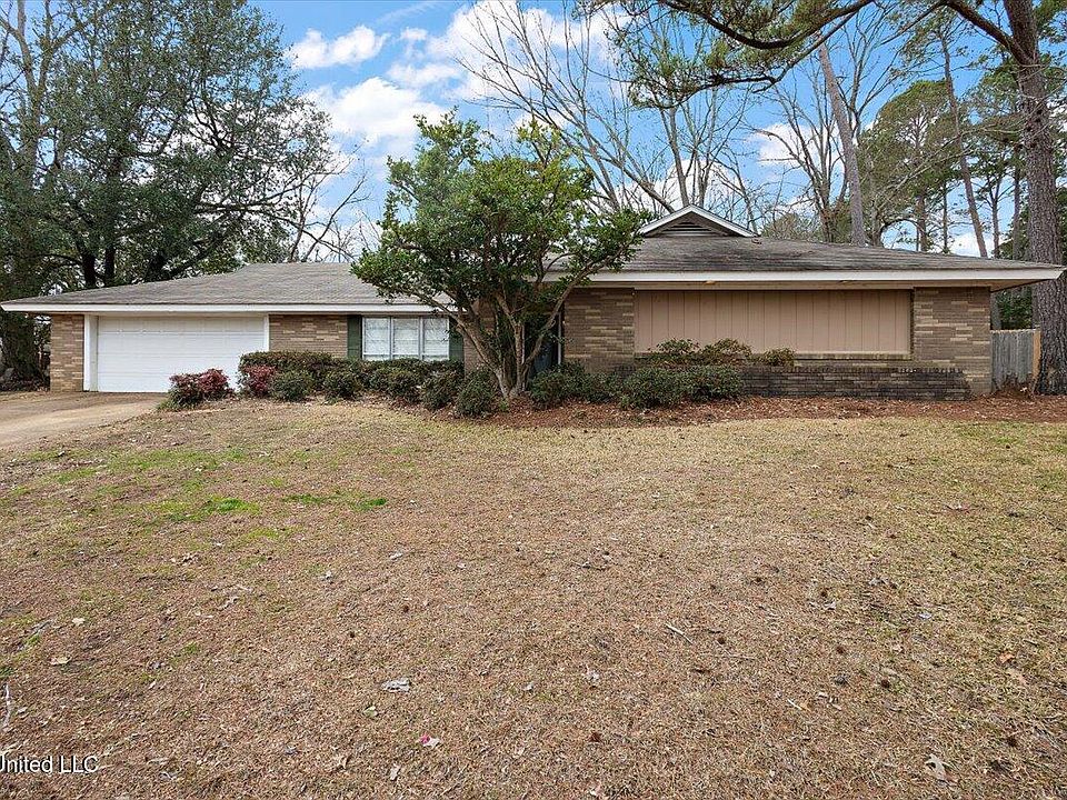 1st image of 43 Stonegate Dr