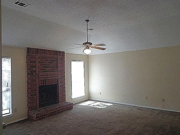 3rd image of 1201 Harvest Hill Ln