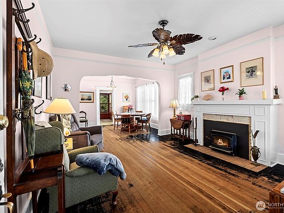 3rd image of 2706 S Judkins Street