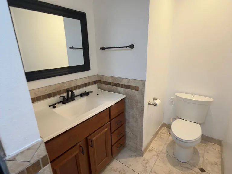 2110 W Woodbury Ln — Photo 9