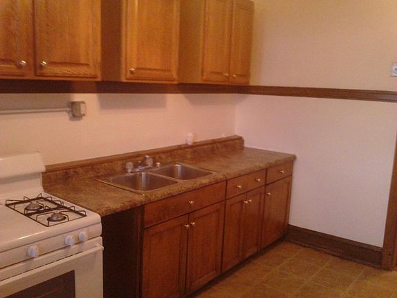 3rd image of 49 Washington Blvd APT 3