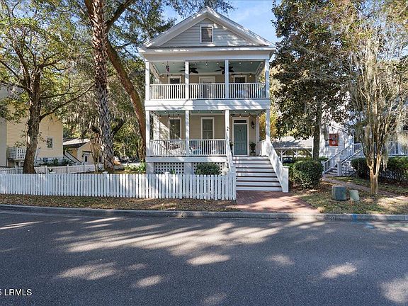 3rd image of 4 Battery Point Ln