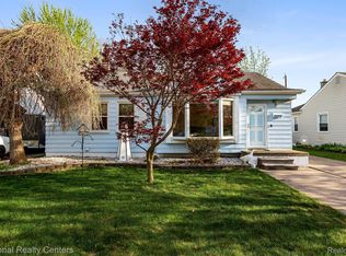 30915 Barton St, Garden City, MI 48135