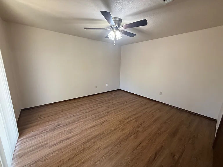 1015 W Swan Lake Ct — Photo 30